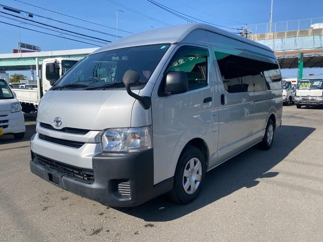 Toyota HIACE VAN 2018 — фото автомобиля