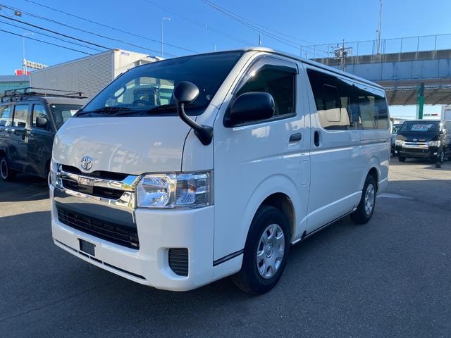Toyota HIACE VAN 2020 — фото автомобиля 1