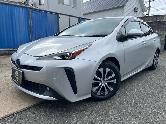 Toyota PRIUS 2020 — фото автомобиля 1
