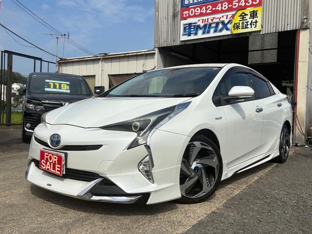 Toyota PRIUS 2017 — фото автомобиля 1
