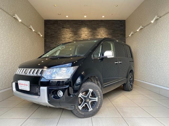 Mitsubishi DELICA D:5 2015 — фото автомобиля 1