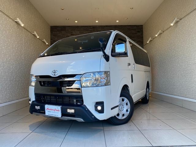 Toyota HIACE VAN 2023 — фото автомобиля 1