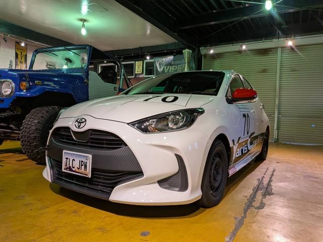 Toyota YARIS 2021 — фото автомобиля