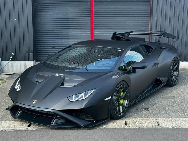 Lamborghini HURACAN 2023 — фото автомобиля