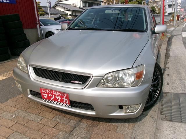 Toyota ALTEZZA 2000 — фото автомобиля 1