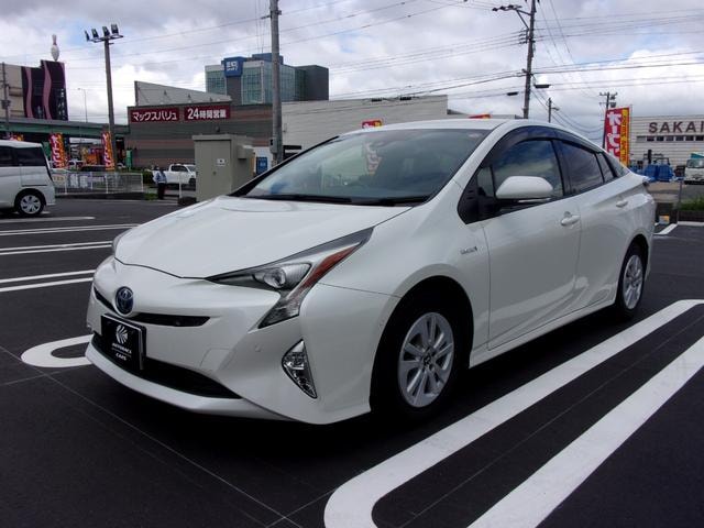 Toyota PRIUS 2017 — фото автомобиля 1