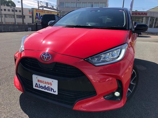 Toyota YARIS 2021 — фото автомобиля 1