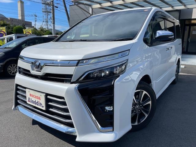 Toyota VOXY 2018 — фото автомобиля 1