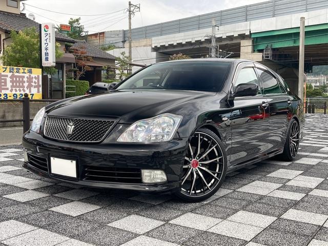 Toyota CROWN 2005 — фото автомобиля 1