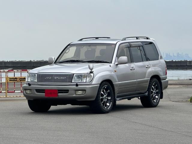 Toyota LAND CRUISER 100 2000 — фото автомобиля