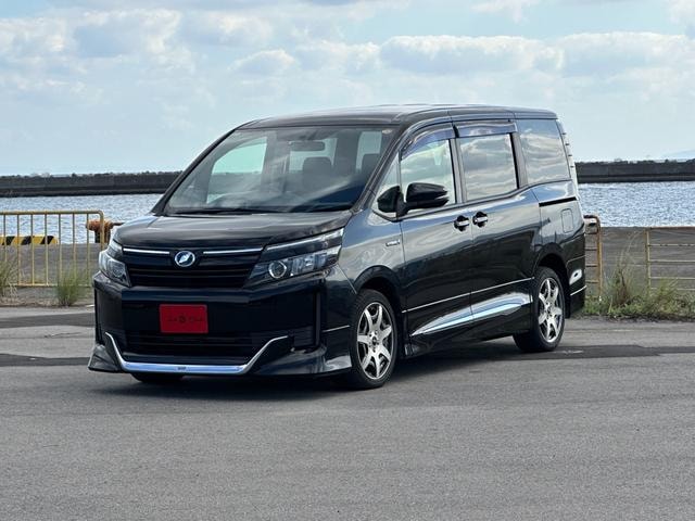 Toyota VOXY 2014 — фото автомобиля