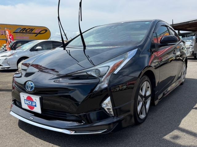 Toyota PRIUS 2017 — фото автомобиля 1