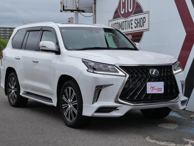 Lexus LX 2017 — фото автомобиля