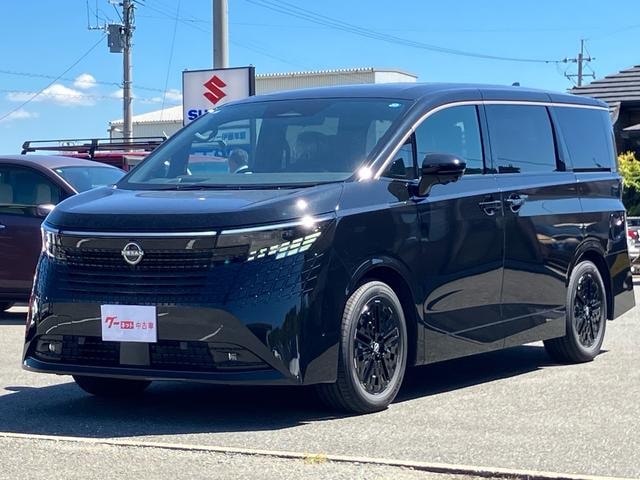 Nissan ELGRAND 2026 — фото автомобиля