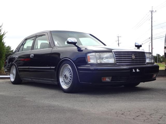 Toyota CROWN 1998 — фото автомобиля 1