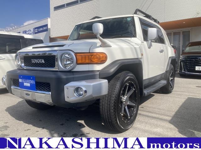 Toyota FJ CRUISER 2013 — фото автомобиля