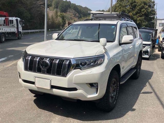 Toyota LAND CRUISER PRADO 2018 — фото автомобиля
