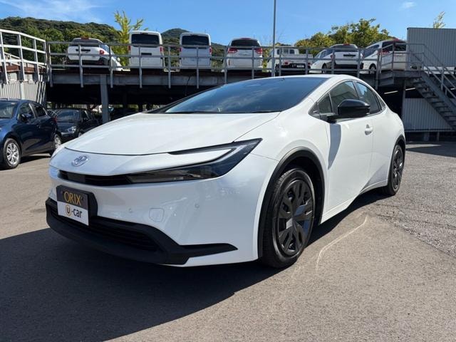 Toyota PRIUS 2023 — фото автомобиля 1