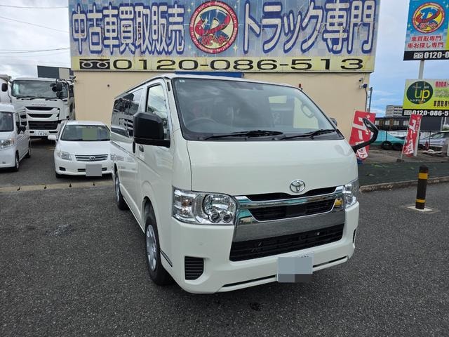 Toyota HIACE VAN 2025 — фото автомобиля 1