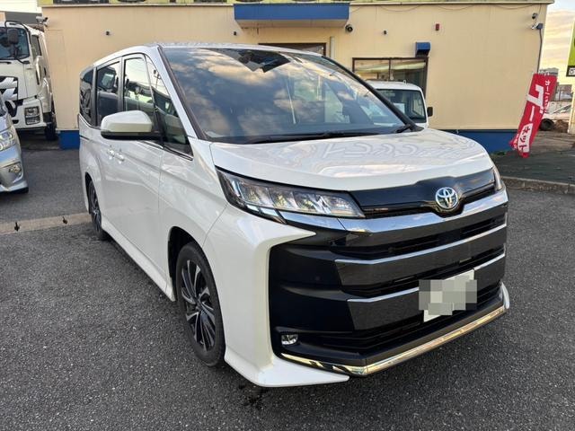 Toyota NOAH 2023 — фото автомобиля 1
