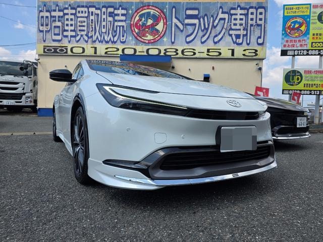 Toyota PRIUS 2025 — фото автомобиля 1