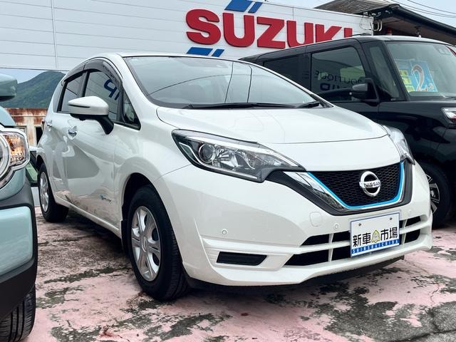 Nissan NOTE 2018 — фото автомобиля 1