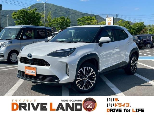 Toyota YARIS CROSS 2023 — фото автомобиля