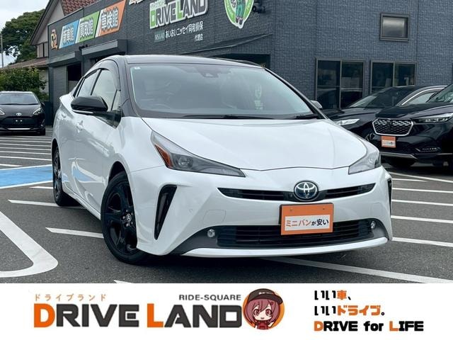 Toyota PRIUS 2022 — фото автомобиля 1