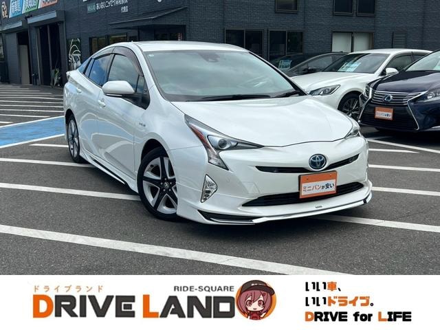 Toyota PRIUS 2017 — фото автомобиля 1