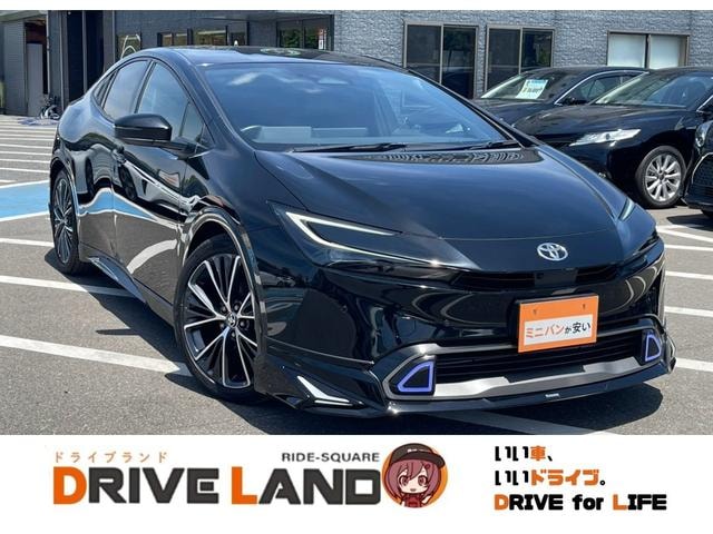 Toyota PRIUS 2023 — фото автомобиля 1