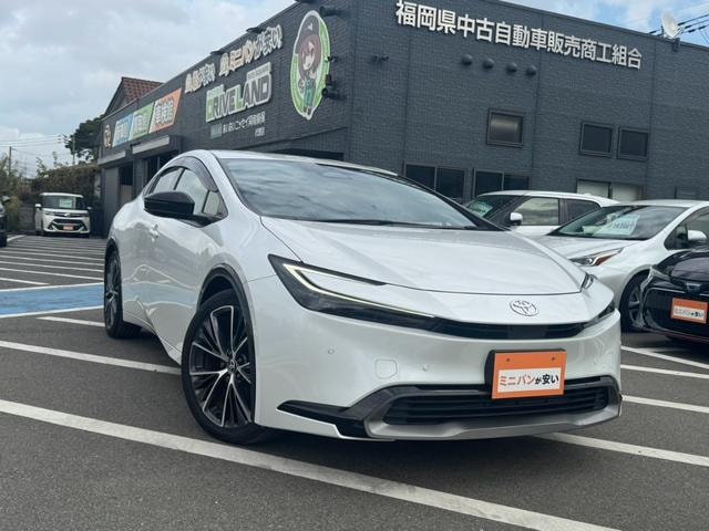 Toyota PRIUS 2023 — фото автомобиля