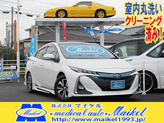 Toyota PRIUS PHV 2017 — фото автомобиля 1
