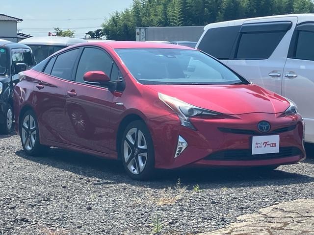 Toyota PRIUS 2016 — фото автомобиля 1