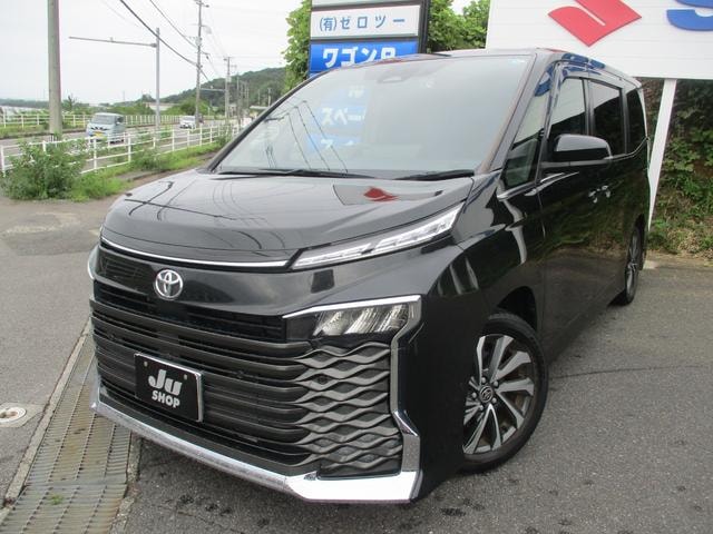 Toyota VOXY 2023 — фото автомобиля 1