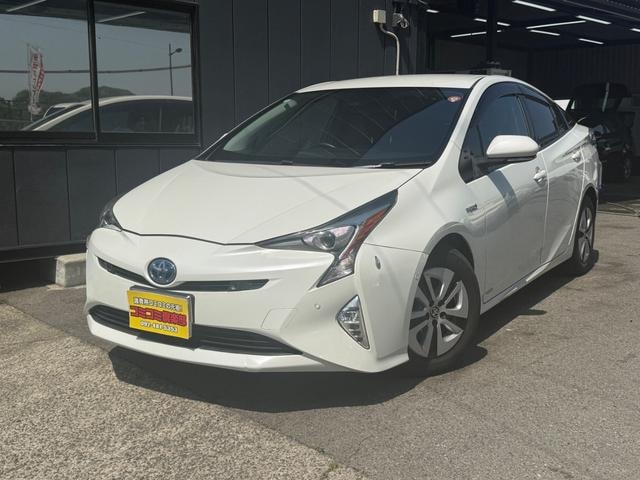 Toyota PRIUS 2016 — фото автомобиля