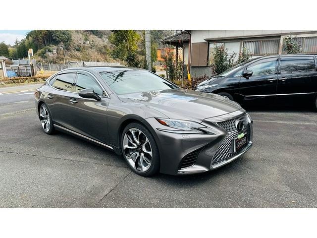 Lexus LS 2020 — фото автомобиля 1