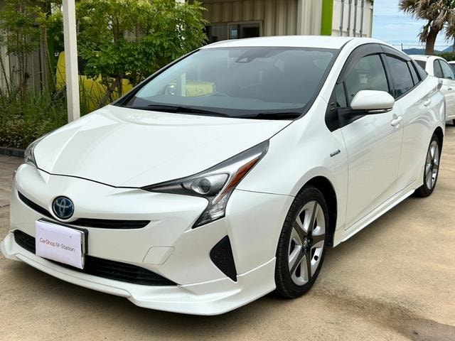 Toyota PRIUS 2018 — фото автомобиля 1