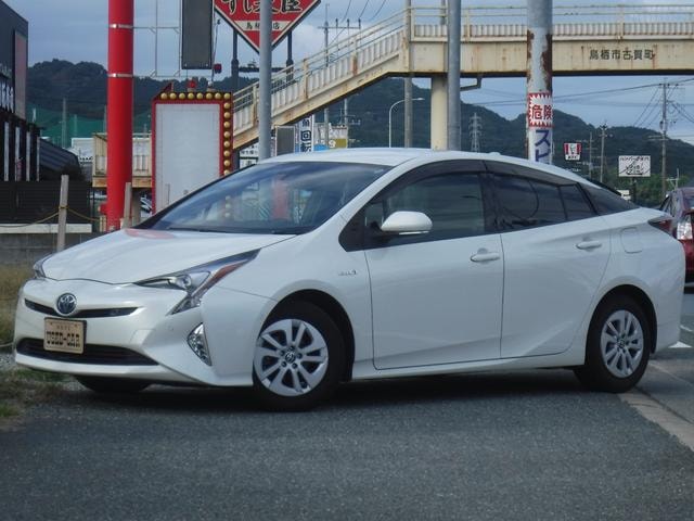 Toyota PRIUS 2017 — фото автомобиля 1