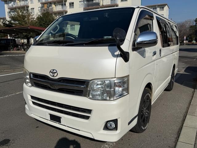 Toyota HIACE VAN 2011 — фото автомобиля