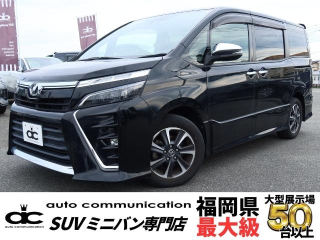 Toyota VOXY 2018 — фото автомобиля 1