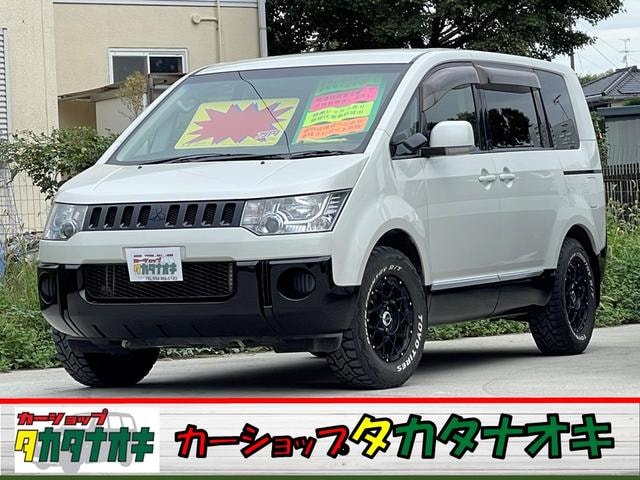 Mitsubishi DELICA D:5 2013 — фото автомобиля