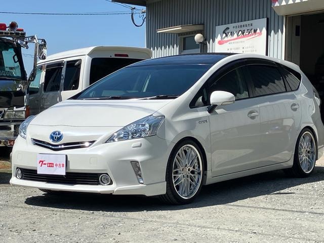 Toyota PRIUS ALPHA 2011 — фото автомобиля 1