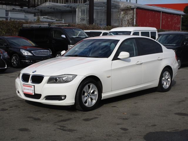 Bmw 3 SERIES 2010 — фото автомобиля 1