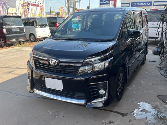 Toyota VOXY 2014 — фото автомобиля 1