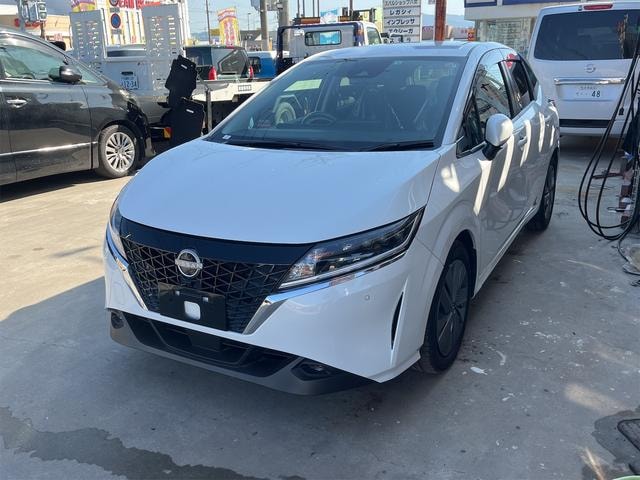 Nissan NOTE 2022 — фото автомобиля 1