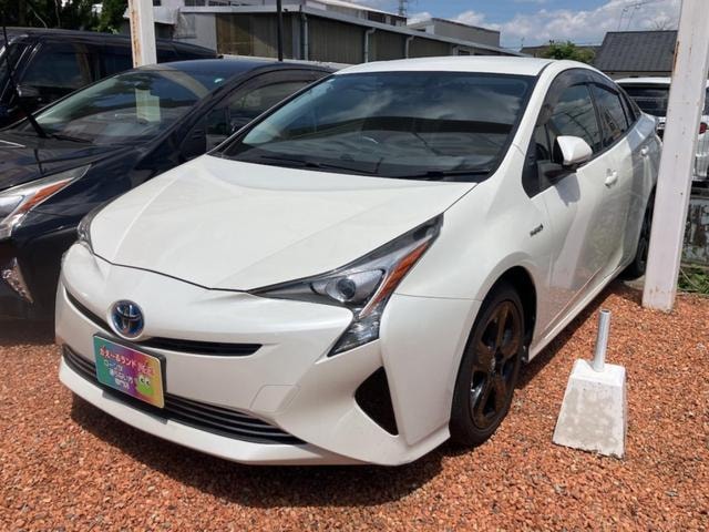 Toyota PRIUS 2016 — фото автомобиля 1