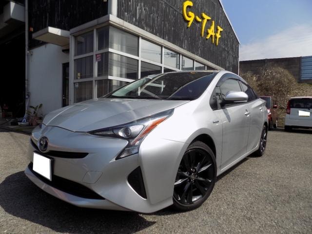 Toyota PRIUS 2018 — фото автомобиля 1