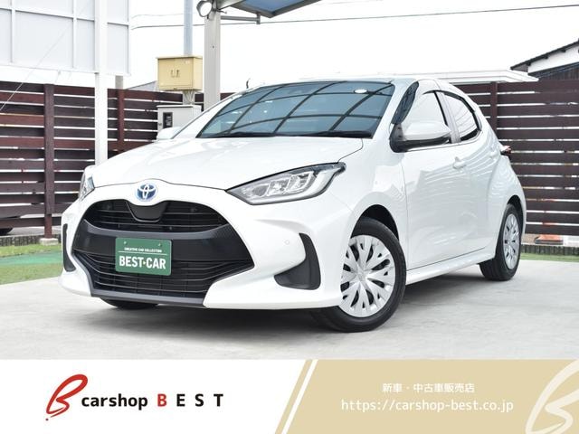 Toyota YARIS 2022 — фото автомобиля