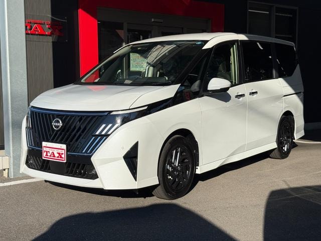 Nissan SERENA 2026 — фото автомобиля 1