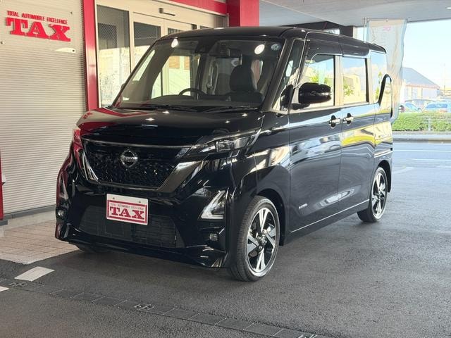 Nissan ROOX 2022 — фото автомобиля 1